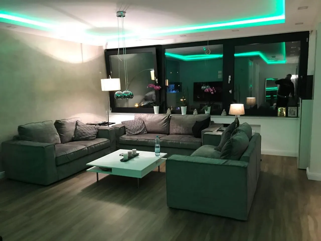 Wie Zuhause , Keine Party, 2 Erwachsene Düsseldorf Apartament